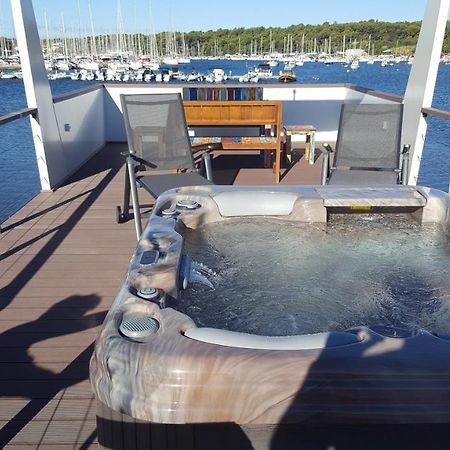 House Boat - Floating House Astrid Villa Пула Екстериор снимка
